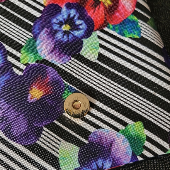 Beautiful bag aldo black white strip flower - Picture 6 of 14